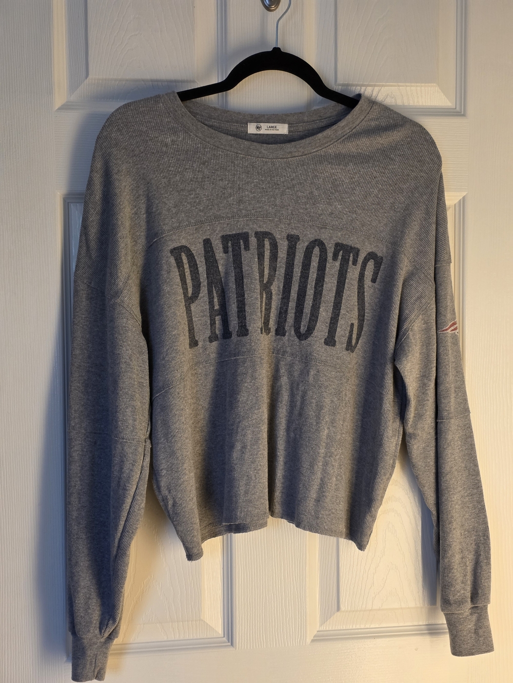 47 Brand -  Gray New Englad Patriots Cropped Crew Sweatshirt - Women's L